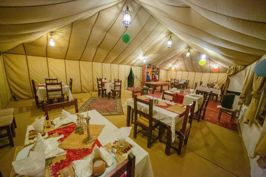 Luxury Desert Camp メルズーガ エクステリア 写真